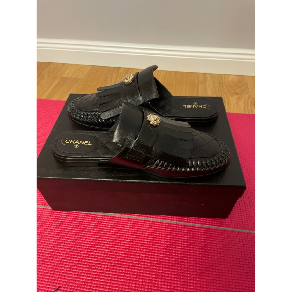 Chanel Mules black leather